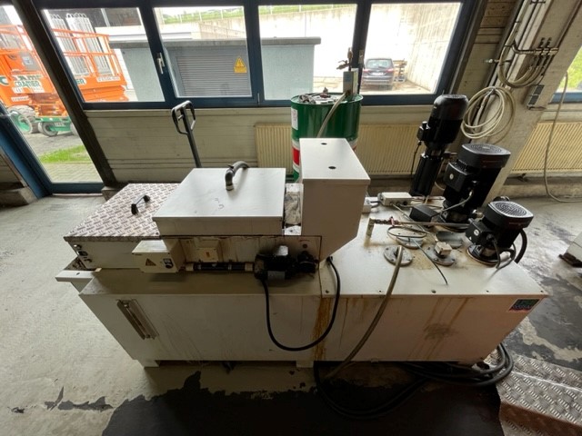 Best Used AXA VHC-3-3000-S-50/E 5 Axis Machine Center for sale