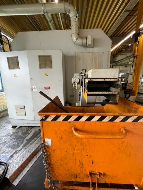 Best Used AXA VHC-3-3000-S-50/E 5 Axis Machine Center for sale