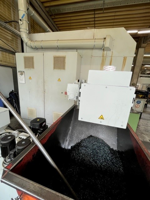 AXA VHC-2 XTS/50 5 Axis Traveling Column Machine Center | Asset-Trade