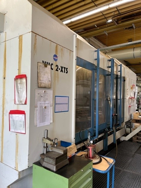 AXA VHC-2 XTS/50 5 Axis Traveling Column Machine Center | Asset-Trade