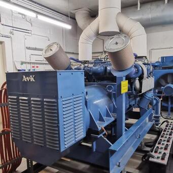 Kupite poceni MTU 6V 396 TC 42 z AvK DKBN80/500-4TS generator 500 kVA | Asset-Trade