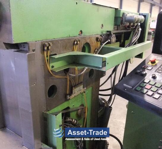 DMG DECKEL FP4 - Automatic tool changer and magazine