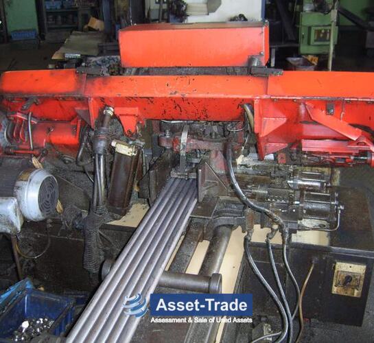 AMADA  HA 250 - Arbeitsraum, Spindel und Maschinentisch