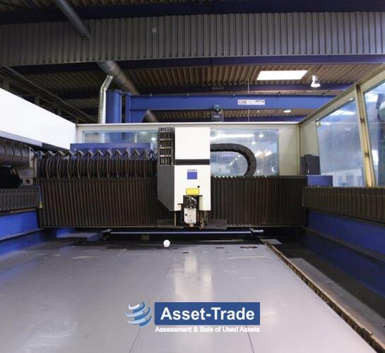 TRUMPF TruLaser 5030 Classic - Automatischer Palettenwechsler und Beladebereich