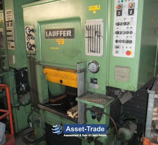 LAUFFER RPT 63 - Arbeitsraum, Spindel und Maschinentisch