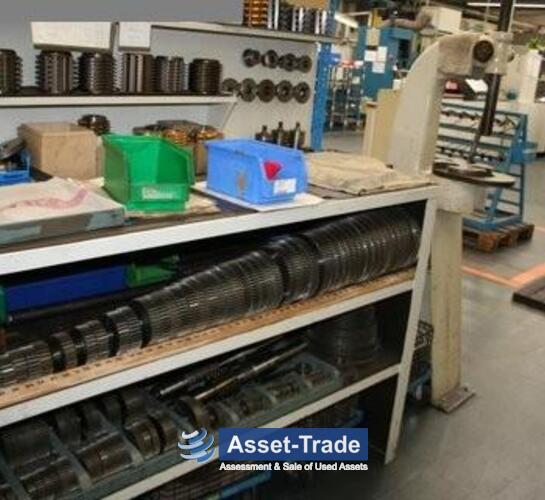 GLEASON PFAUTER P630 - Automatischer Werkzeugwechsler und Werkzeugmagazin