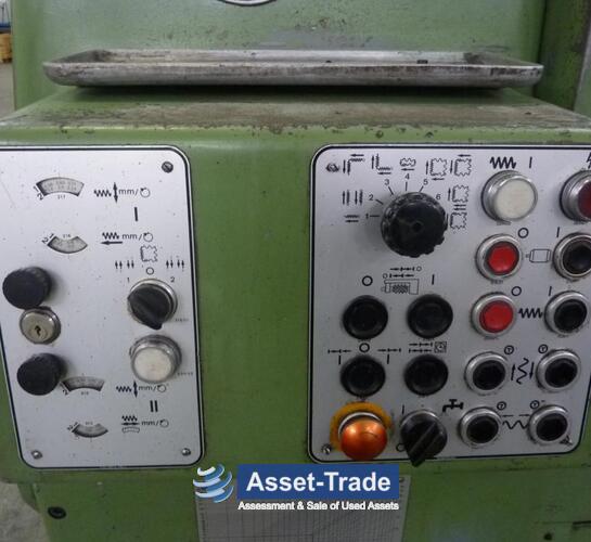 GLEASON PFAUTER P400 - Automatischer Werkzeugwechsler und Werkzeugmagazin