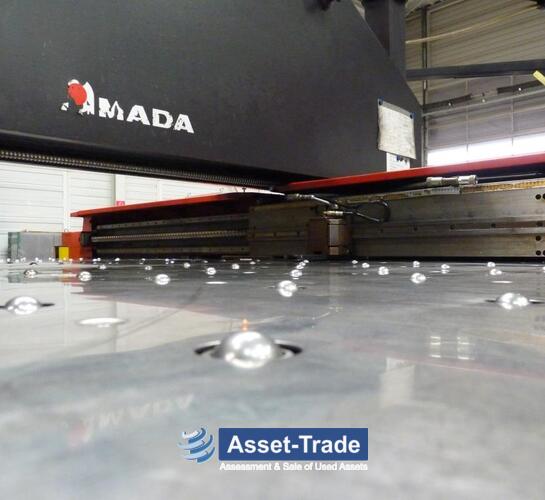 AMADA Vipros 367 - Stanzkopf, Werkzeugstationen und Bürstentisch