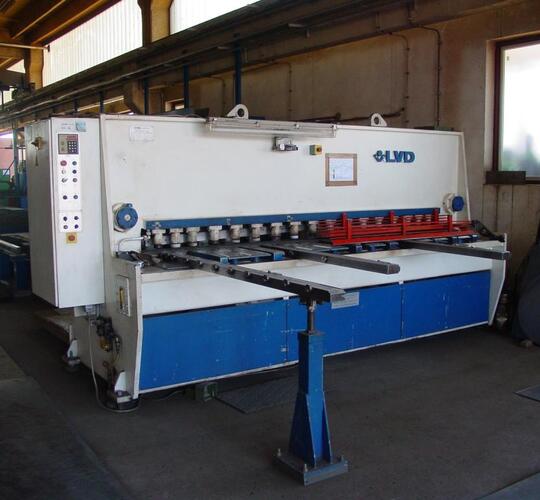Used LVD IST-E 31/13, 3100 x 13 mm - NC Hydraulic shears | Asset-Trade