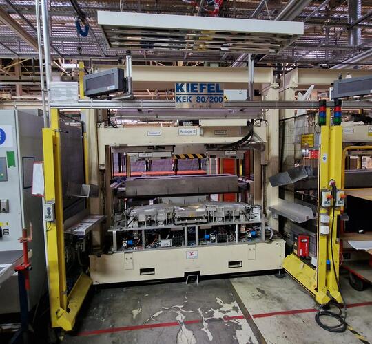 Second Hand  KIEFEL KEK-L-80/225 press laminating line for Sale | Asset-Trade